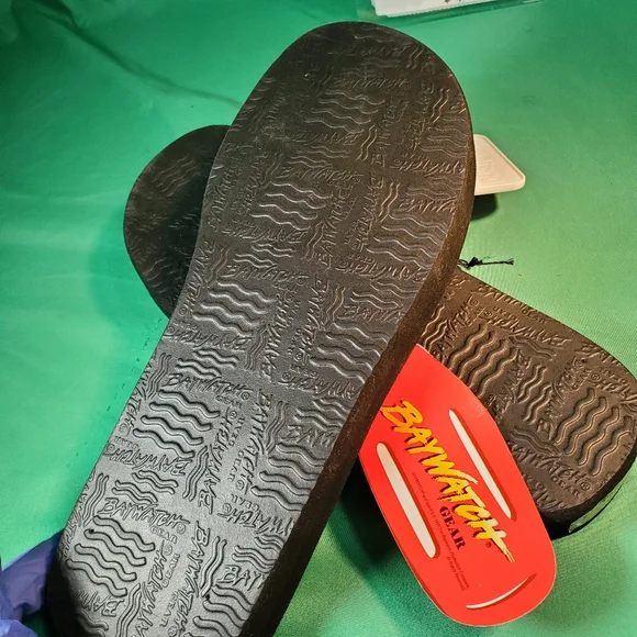 VINTAGE 90\'s 1997 Baywatch Gear  Black/tan Sandals Flip-Flops Sz 9 NWT NOS Vintage 1997 BAYWATCH GEAR Sandals Slides | Mercari main image 3